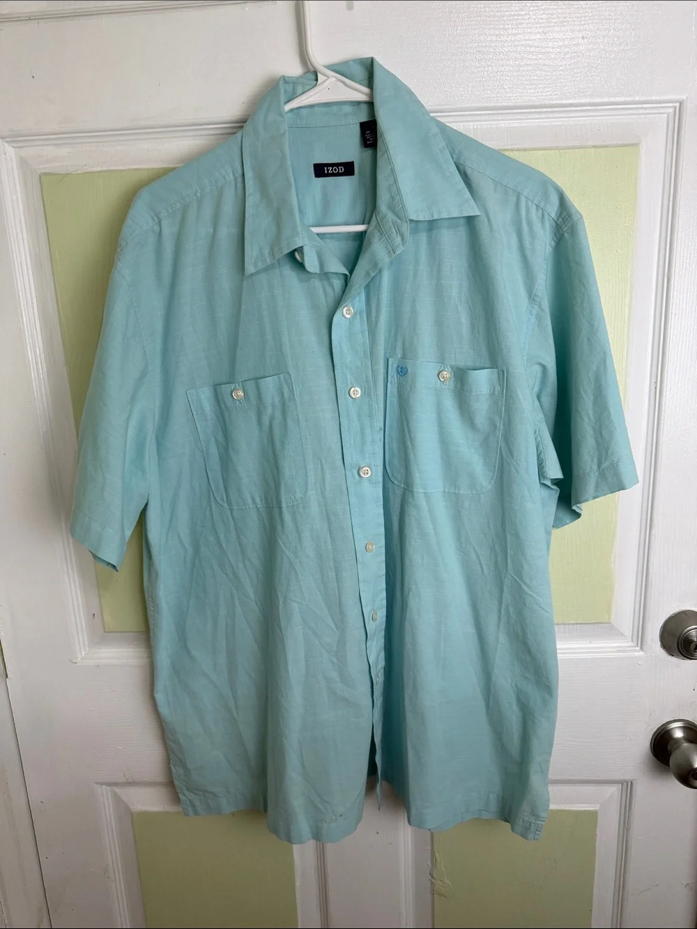 Izod Men’s Light Aqua Short-Sleeve Button-Down Shirt